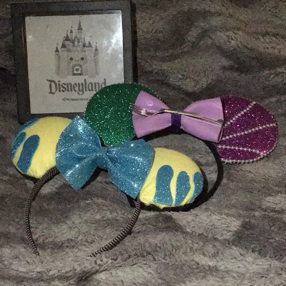 Minnie Mouse ears